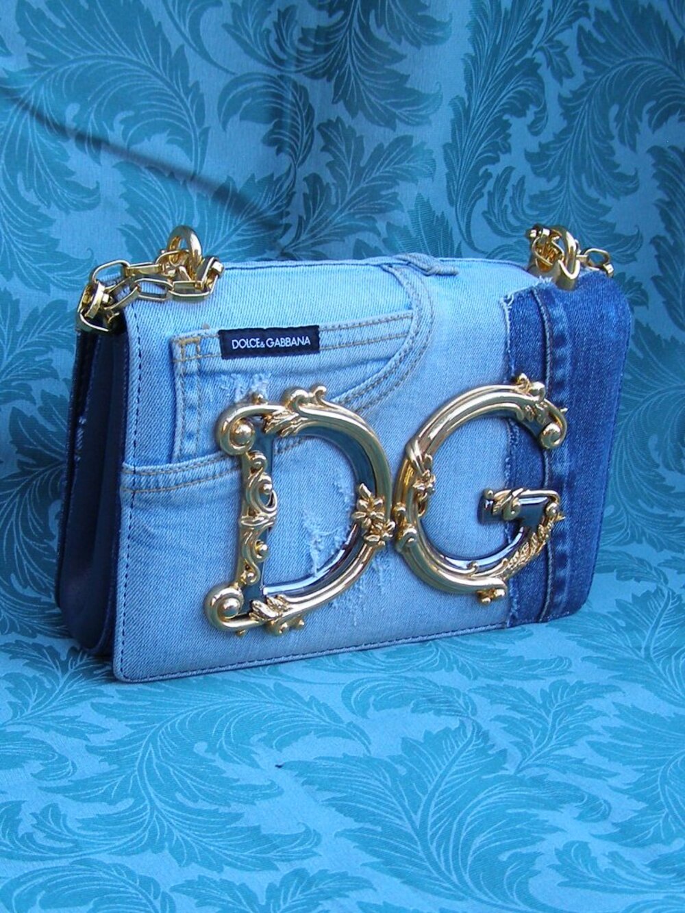 Dolce & Gabbana Denim Shoulder Crossbody bag with Gold Chain handles - Picture 15 of 16